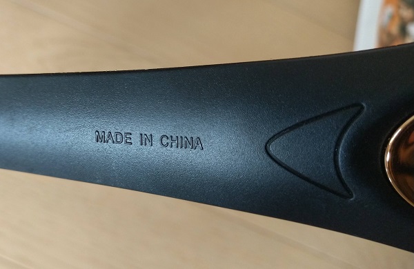 PAOの本体にあるMADE IN CHINAの刻印の写真